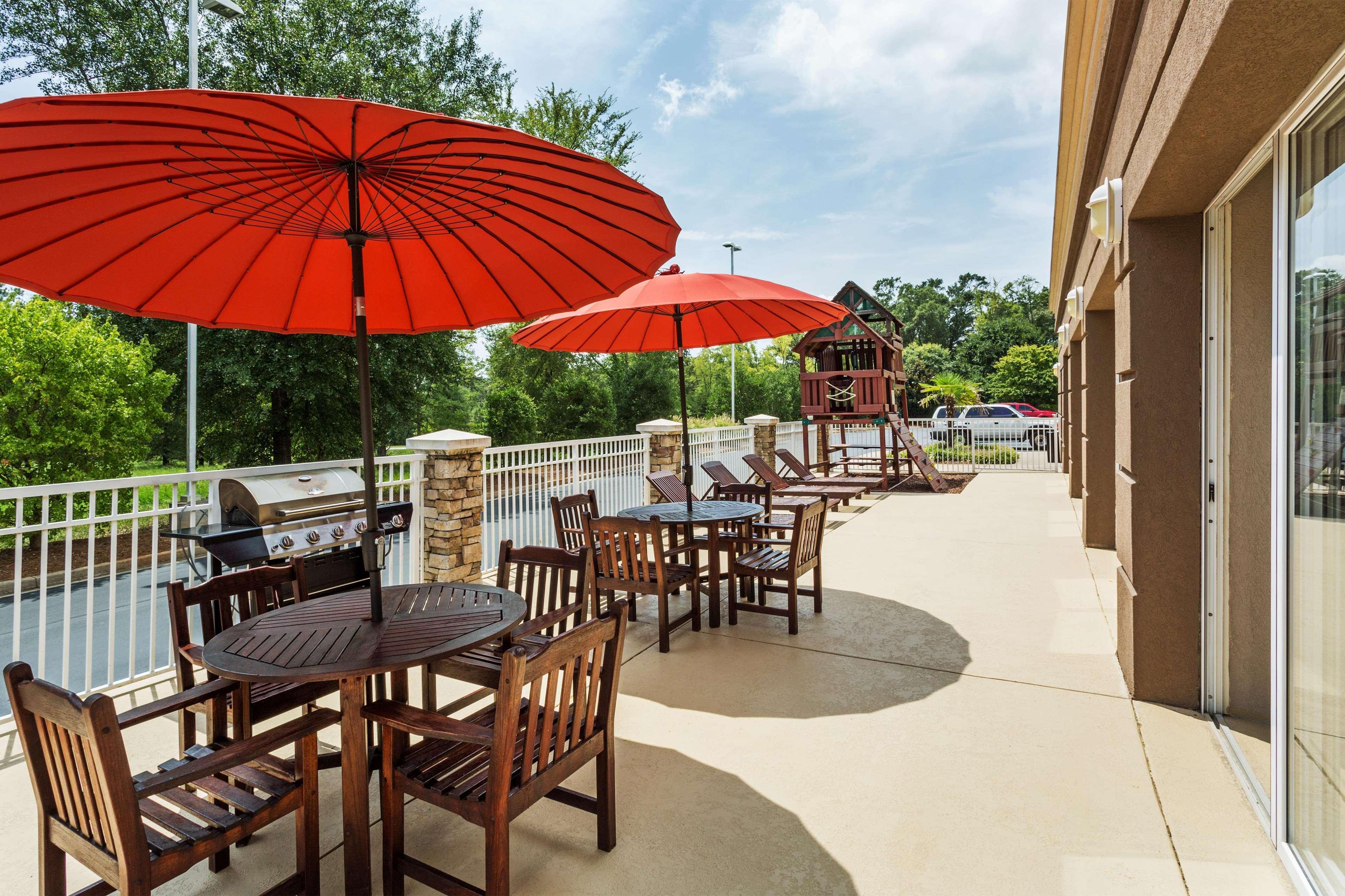 Hampton Inn & Suites Clinton Exterior photo