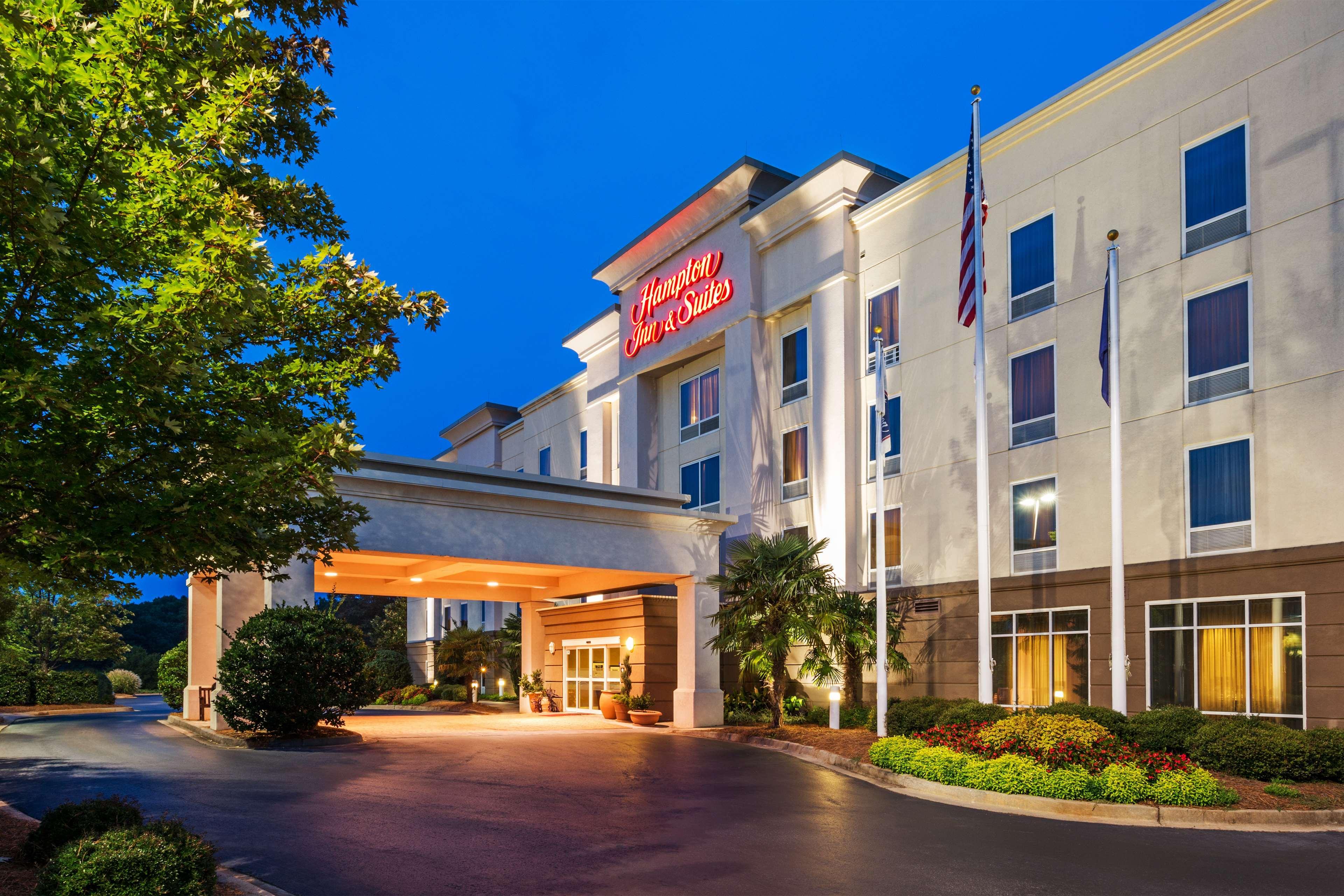 Hampton Inn & Suites Clinton Exterior photo