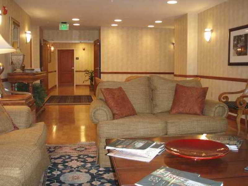 Hampton Inn & Suites Clinton Room photo